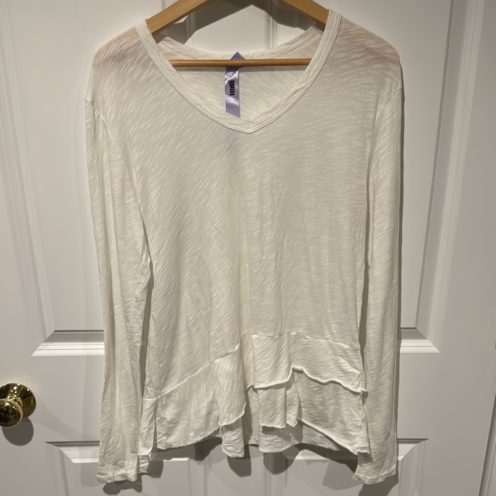 Women's Wilt White Long Sleeve Top size S with ruffled rolled hem